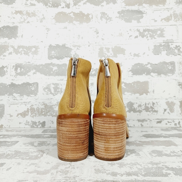 NEW Bp. Brynne Tan Faux Leather Block Heel Pointy Toe Ankle Boots D681 - Picture 6 of 11